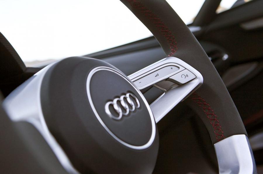 Детали интерьера Audi e-Tron Spyder Concept 2010 года  (фото 59 из 105)